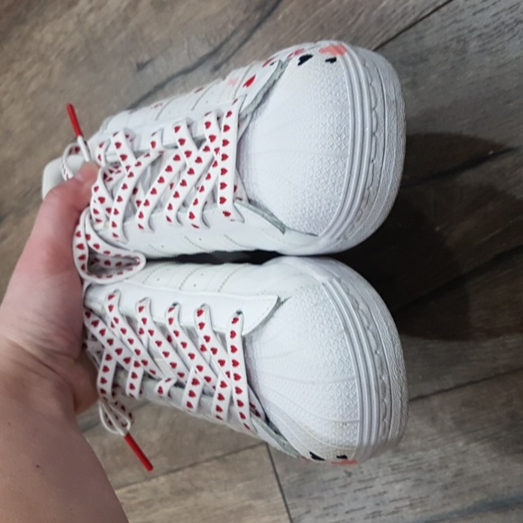 ADIDAS Limited Edition Superstar Hearts Shoes 7 - Picture 6 of 14